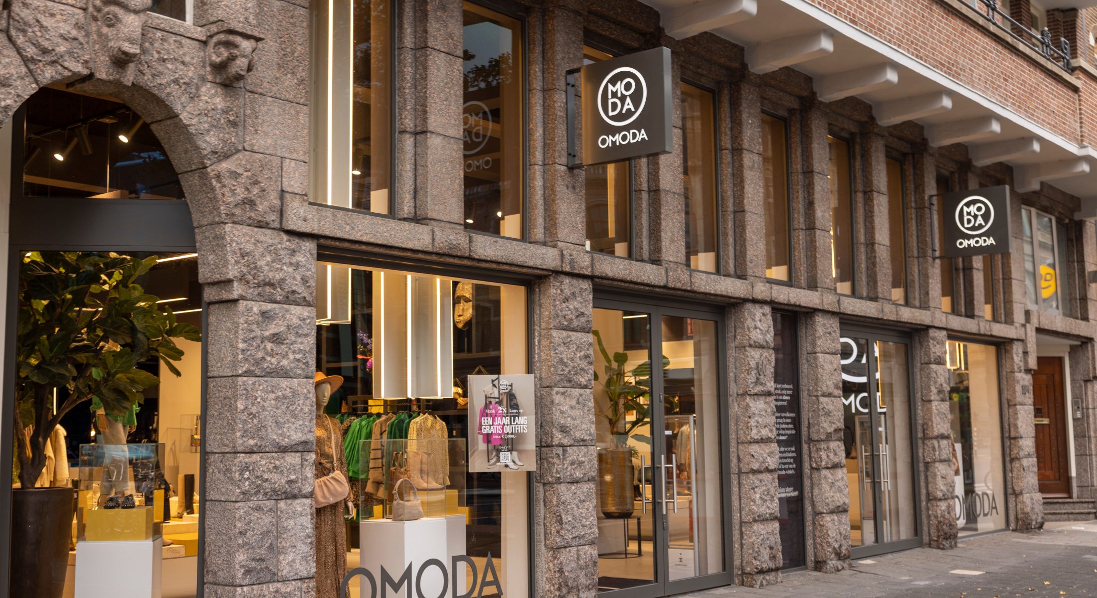 An Omoda storefront.