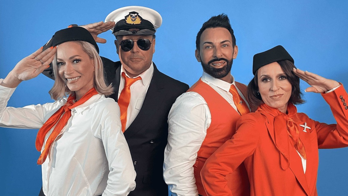 EasyJet Cabin crew posing.